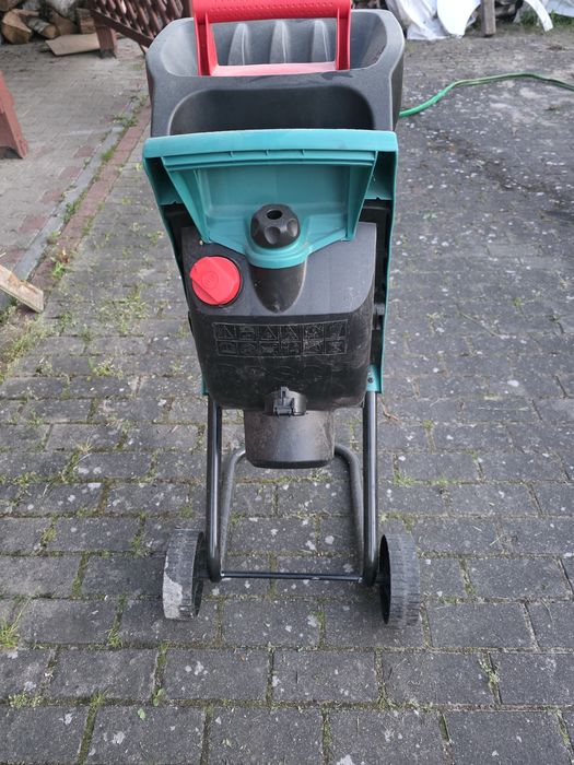 Bosch Maszna do rozdrabniania gałęzi rębak