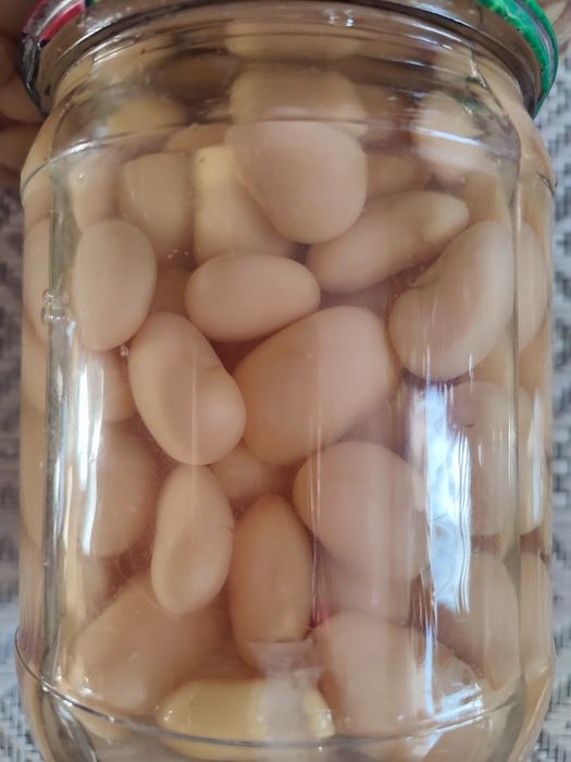 Квасоля в банках