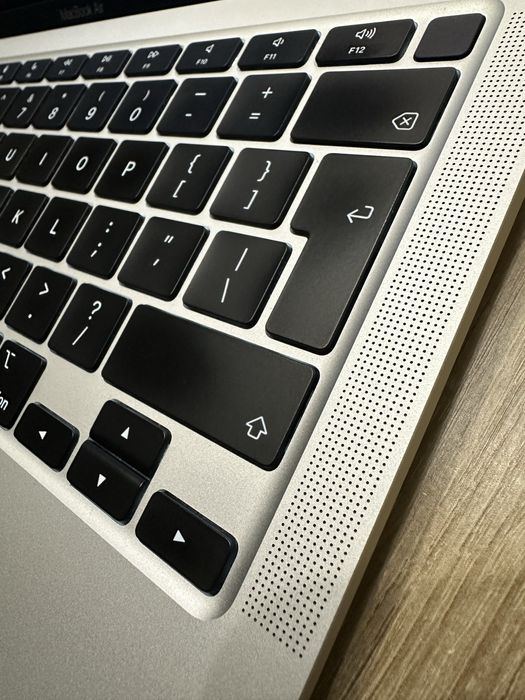 Jak Nowy MacBook M1 256GB