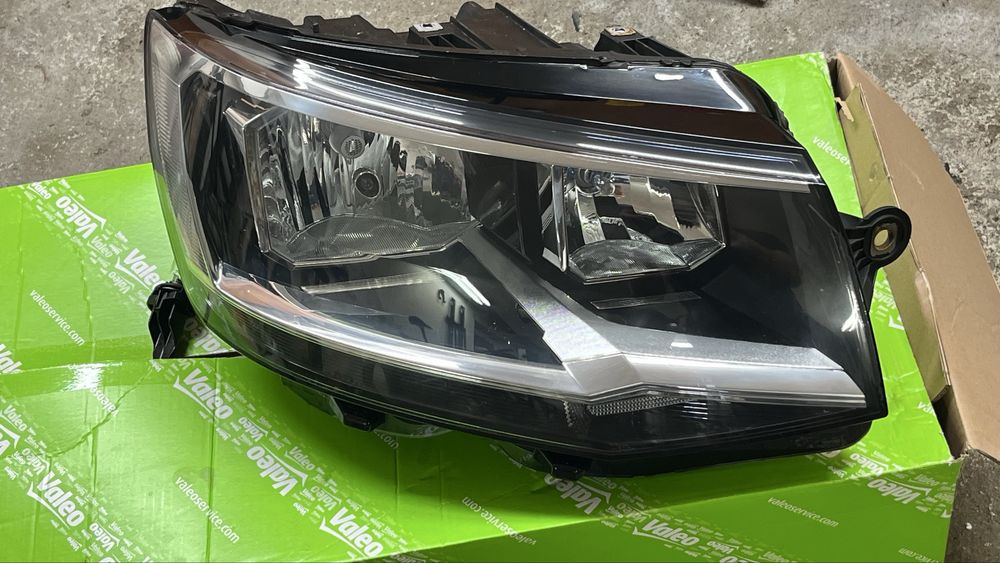 Lampa prawa H7 valeo vwt6
