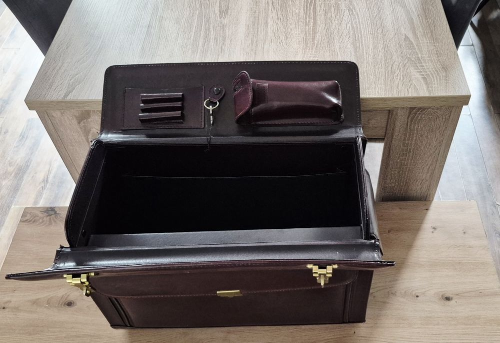 Neseser, walizka, dyplomatka duża skórzana,  brązowa