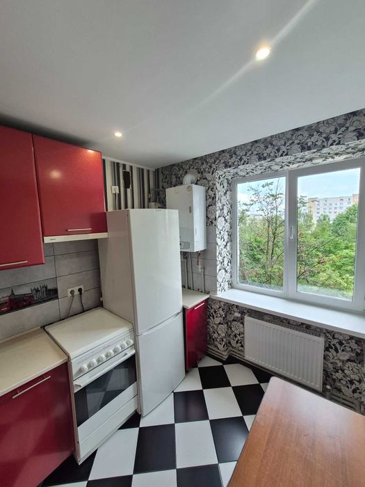Продам 3-х кім квартиру 62м2 з інд.опаленням, ремонт, меблі, техніка.