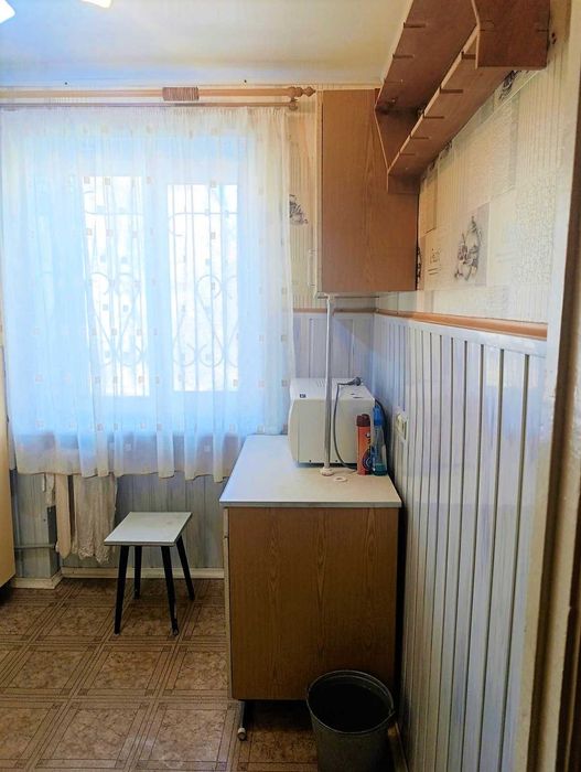 Задається 2 кімнати в 3х кімнатній квартирі р-н літака