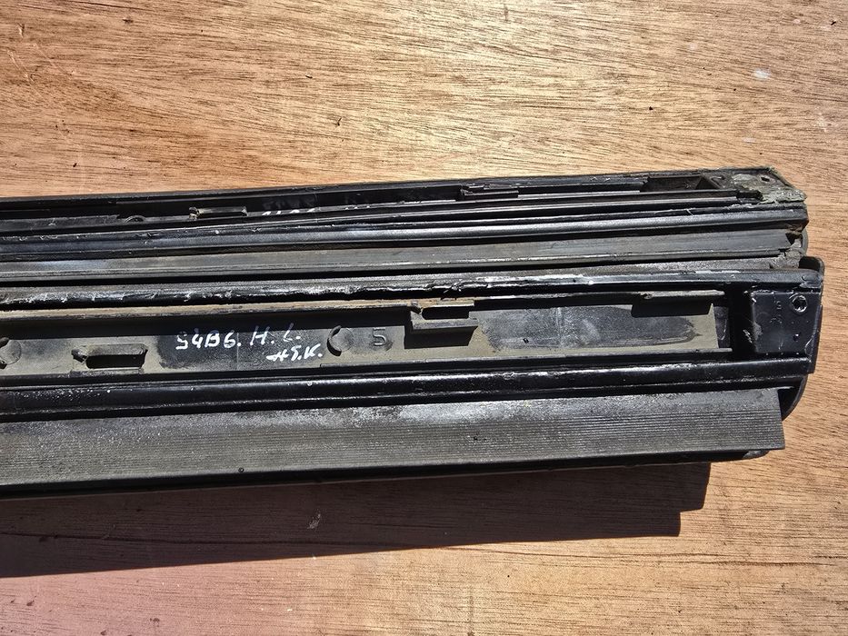 Audi S4 B6 listwy drzwi