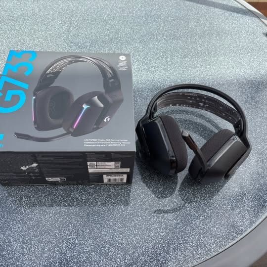 Vendo Auscultadores Gaming Logitech G733