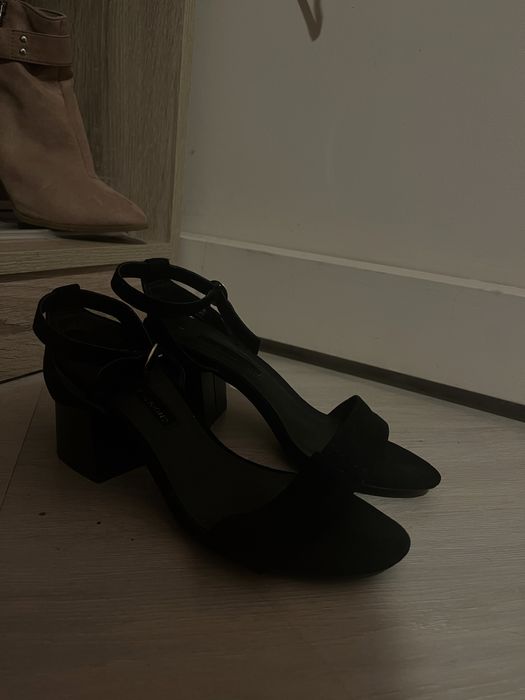 Obcasy Dorothy Perkins 36