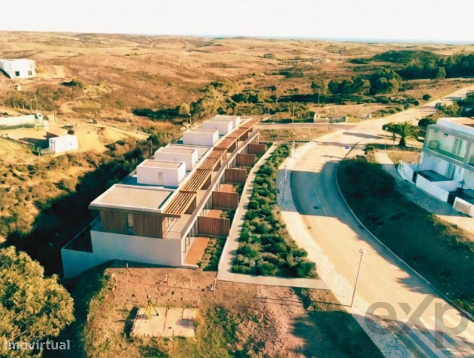Terreno Urbano com Vista Mar: 6 Moradias / Apartamentos / Casa Unifami