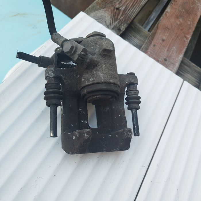 Zacisk hamulcowy  Audi A6 C5 quatrro lewy tył tylny