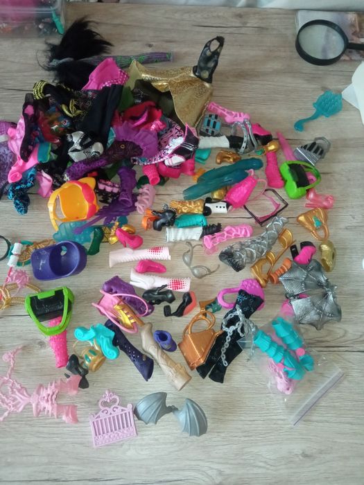 Аксесуари для ляльок монстер хай