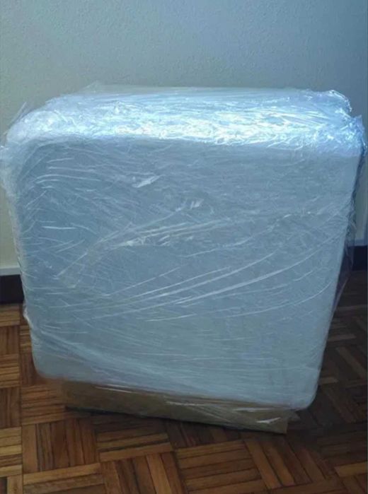 Bancos/ Puffs Novos devidamente plastificados