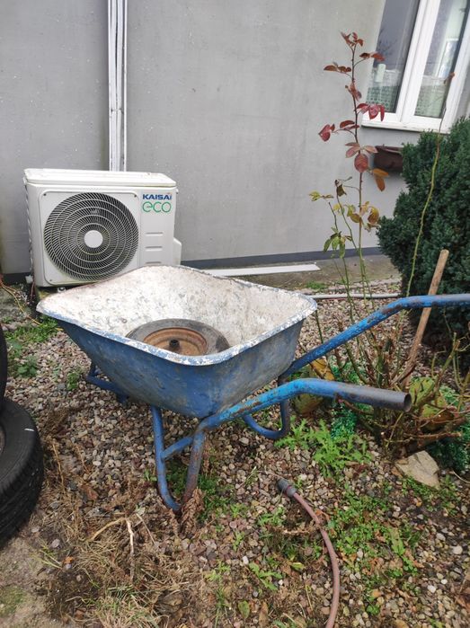 Taczka ogrodowa używana