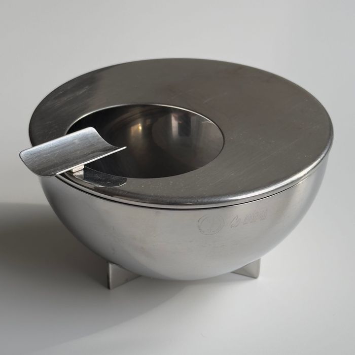cinzeiro Bauhaus de Marianne Brandt 100 anos edição limitada de Alessi
