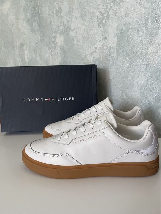 Tommy Hilfiger жіночі шкіряні снікерси 41 розмір. Оригінал!