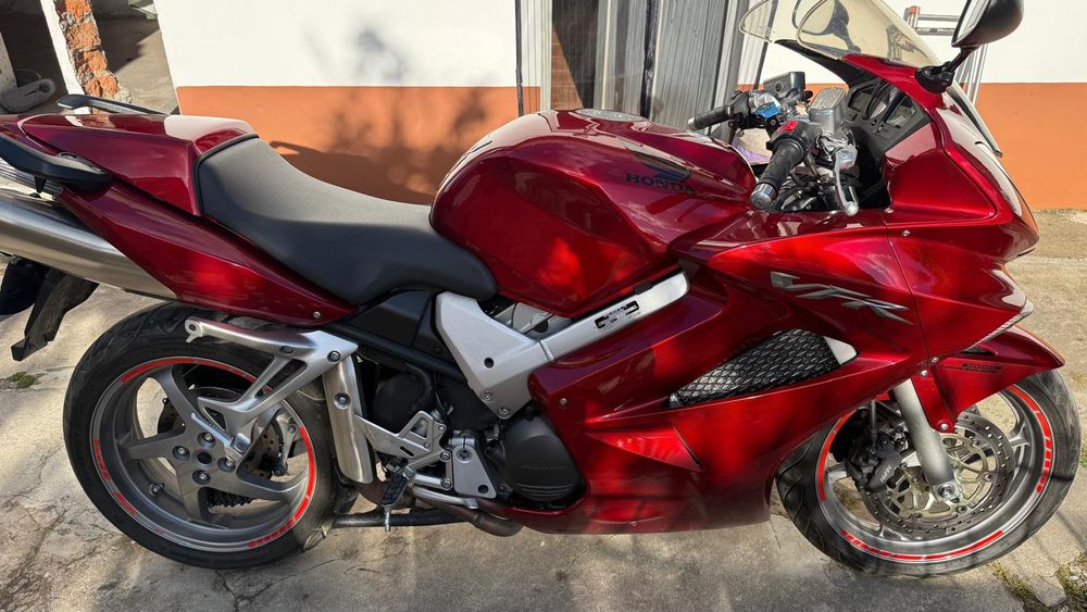 VFR 800 Honda 2006 Interessados entrar em contato com Carlos 968590472