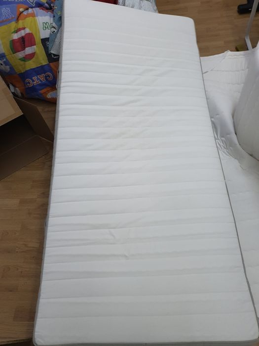 Cama, estrado e colchao 90x200