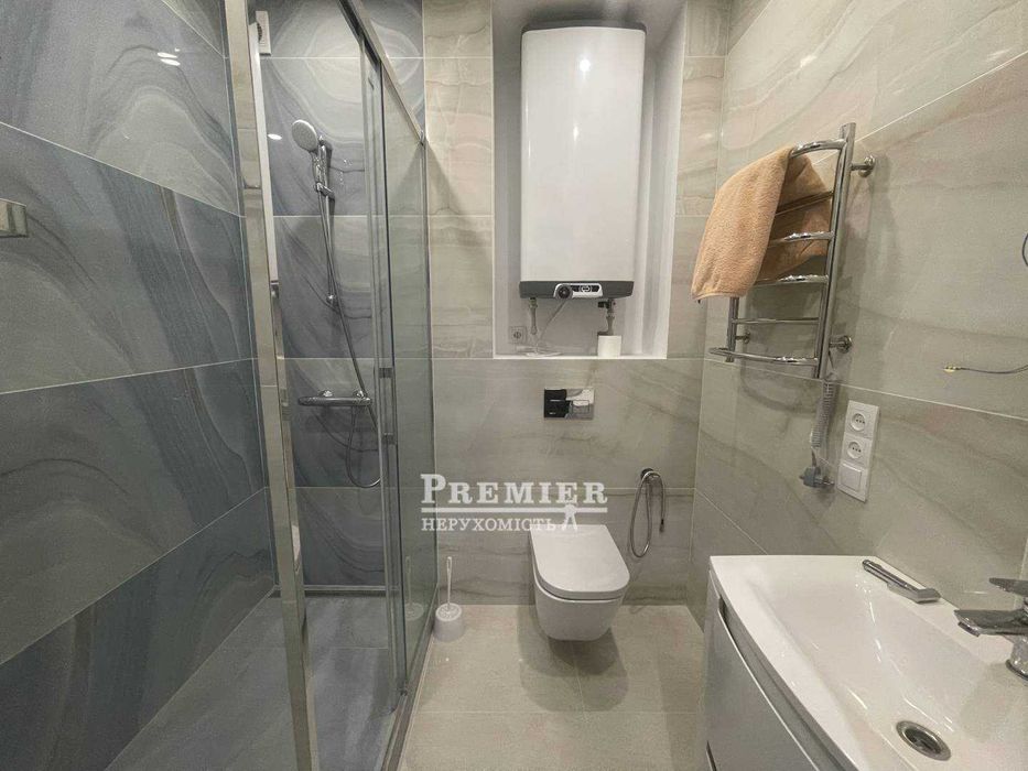 Продам квартиру з ремонтом