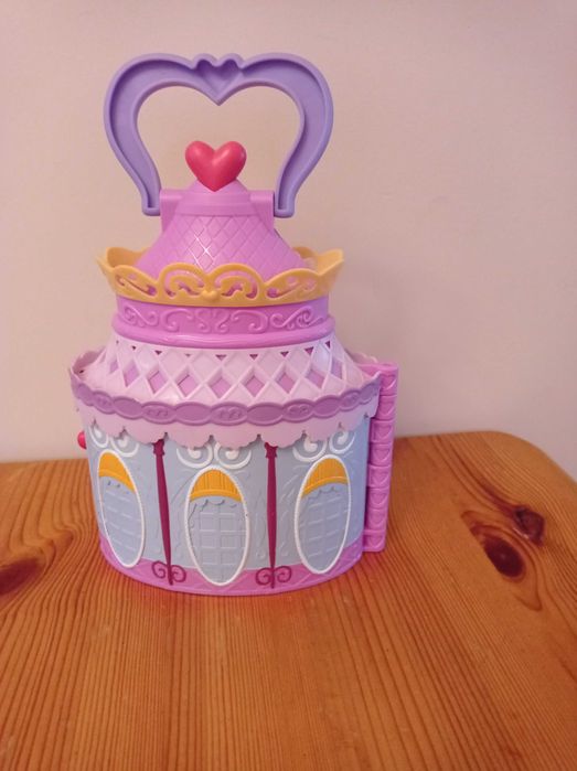 Zabawka mini domek dla koników Pony