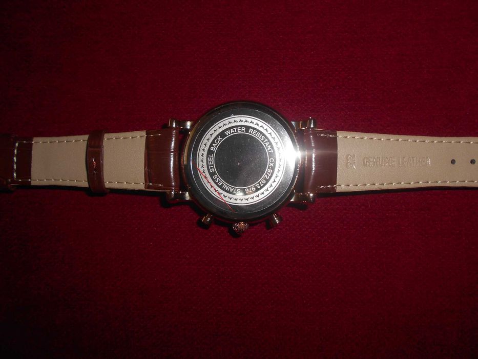 Espetacular relógio Chenxi com cronómetro e bracelete em pele. NOVO.