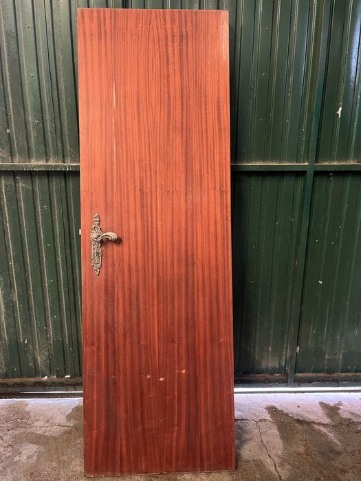 Conjunto de sete portas.