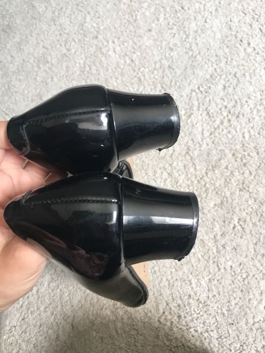 Lakierowane pantofle r. 38 Lasocki