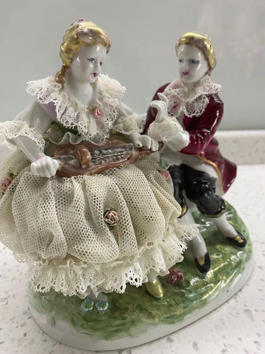 Антикварные фарфоровые статуэтки XIX века — кружевной фарфор Rococo