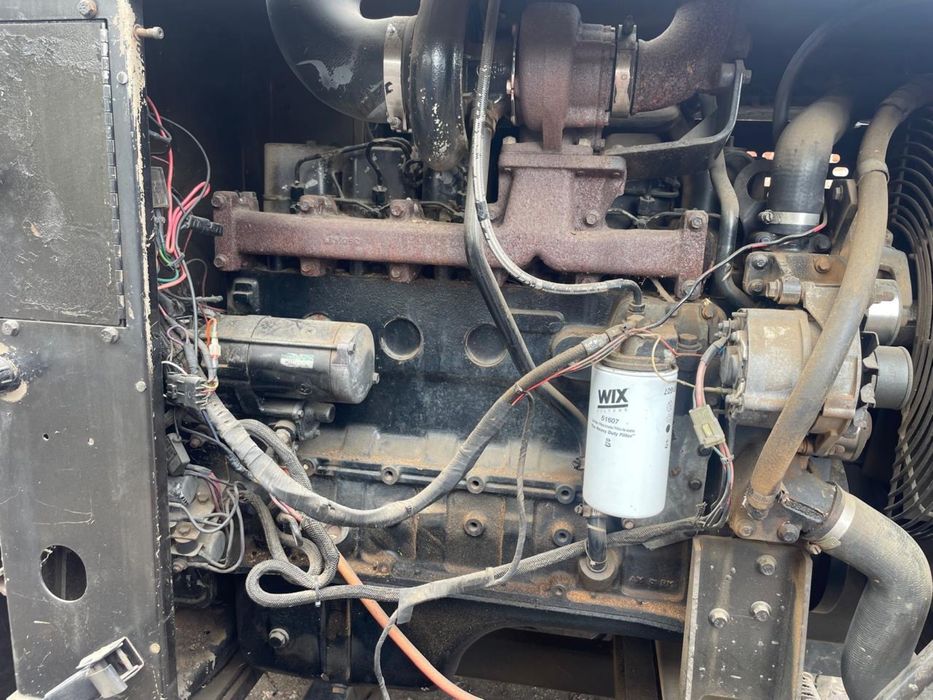 Подрібнювач деревини, дробарка, щипоріз з навантажувачем