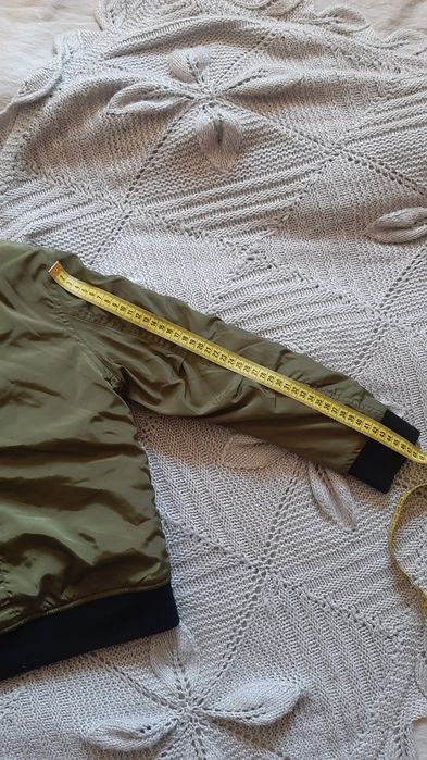 Куртка-бомбер на 9-10 років