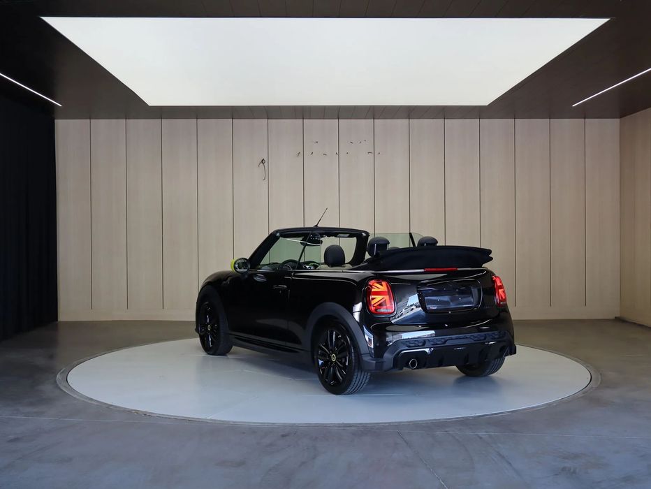 MINI Cabrio Cooper Aut. JCW
