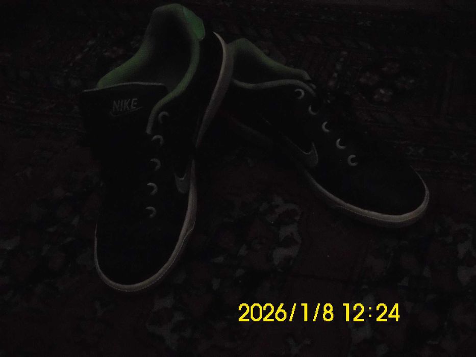 Sapatilhas de marca originais, impecaveis , APENAS 15