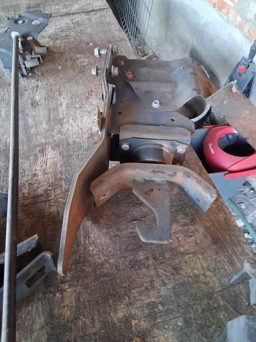 Zapiecie kabiny Nissan cabstar, Haki,