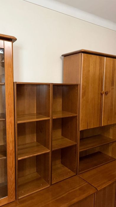 Móvel de sala em pinho cerne