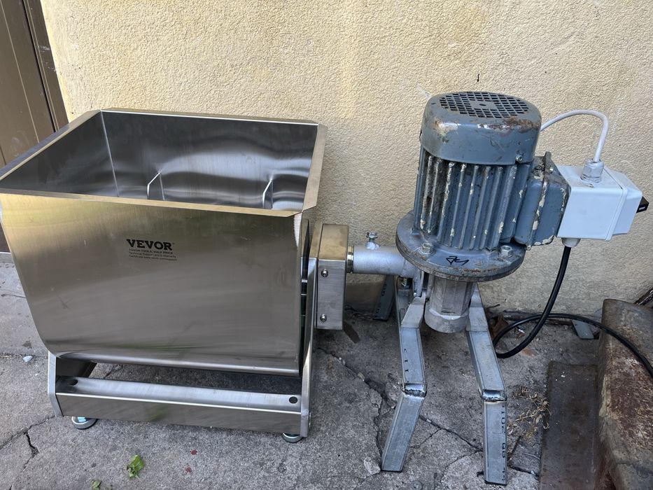 Mieszałka do wendlin kiełbasy.