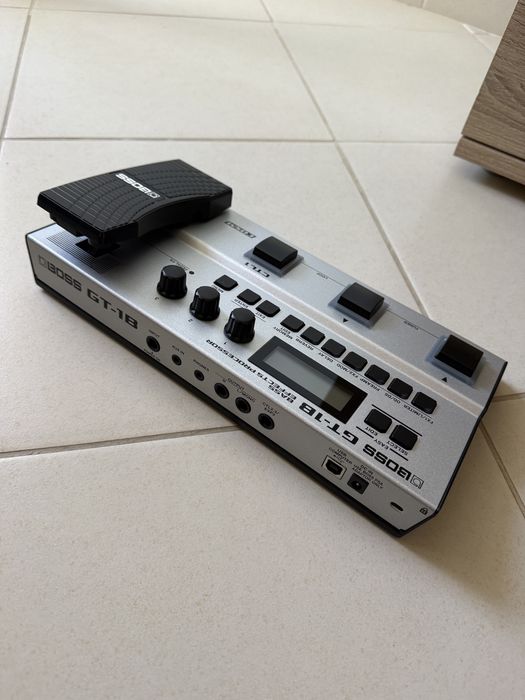 Boss GT-1B (Pedaleira de Baixo)