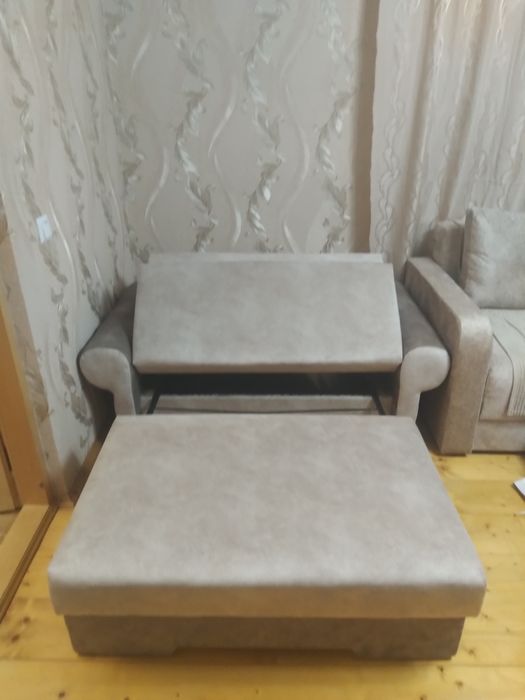 Диван - дерево масив.