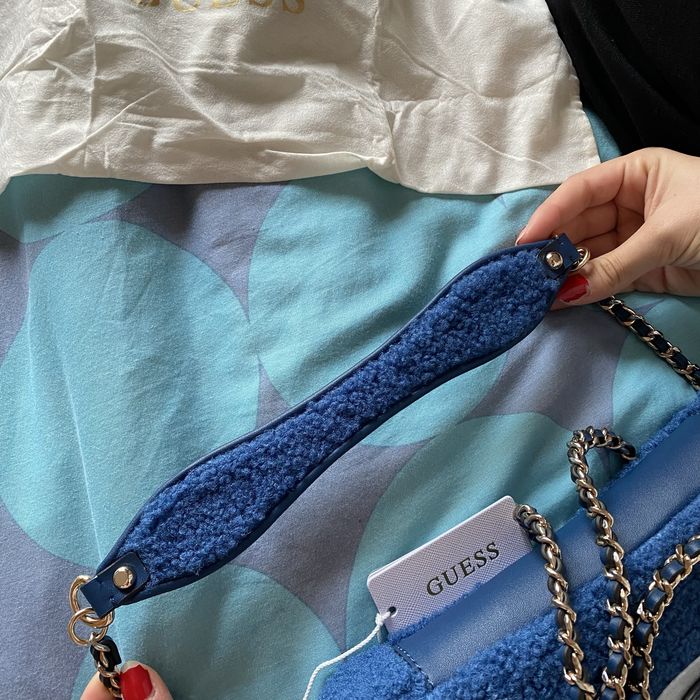 Mala Guess nova em folha