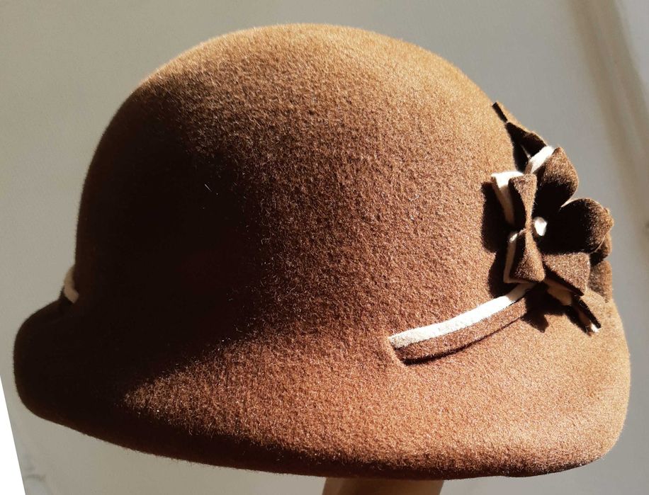 Шляпа женская фетровая зимняя.