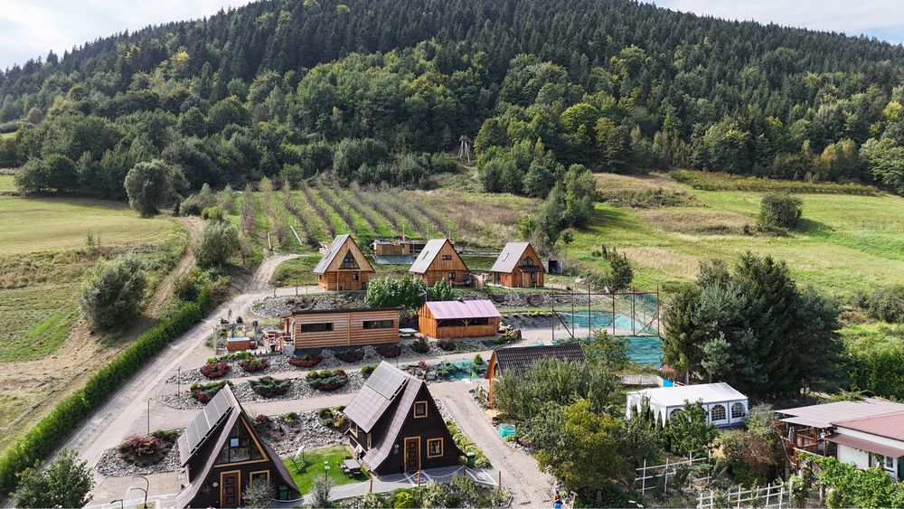 Sylwester domki na wyłączność góry beskidy noclegi plac zabaw jacuzzi balia sauna altana ognisko limanowa nowy sącz skiełek  agroturystyka zwierzęta