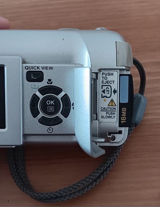 Câmera digital Olympus D560