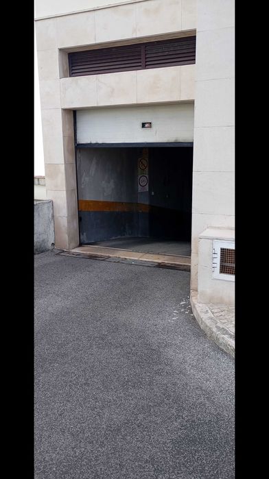 Vende se Garagem/Box
