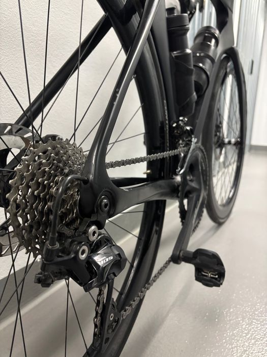 Rower szosowy AERO full karbon