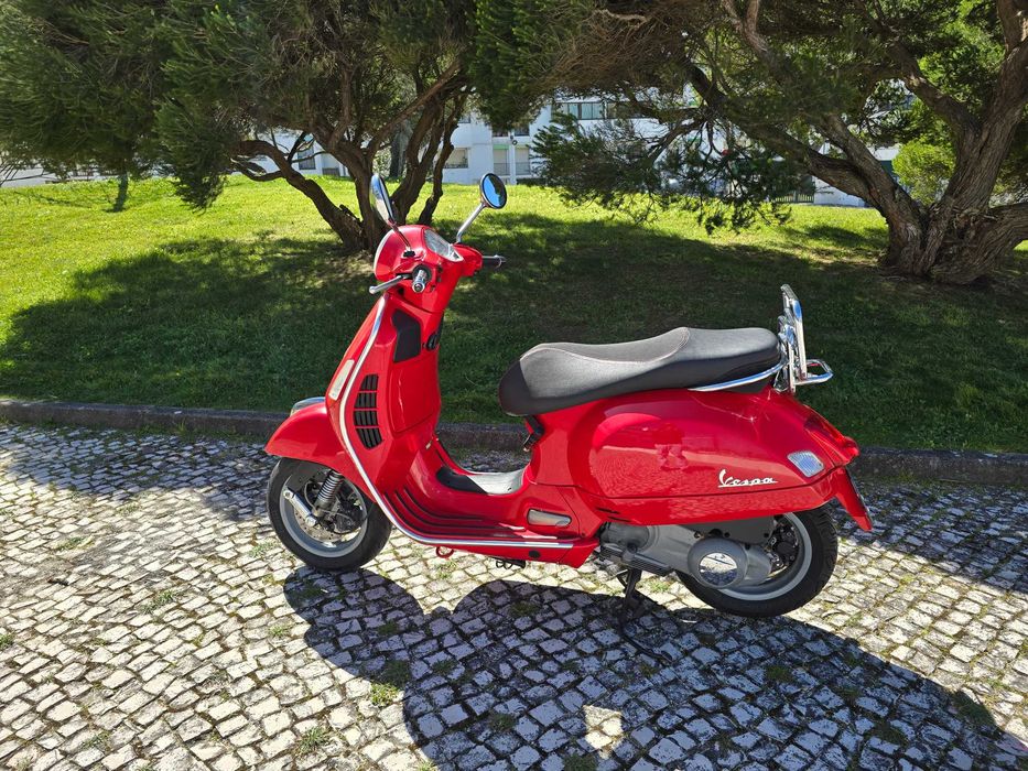 Vespa GTS 125 — 2007 — 26.000 km — Muito estimada