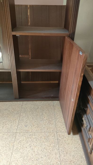 Móvel de sala em mogno