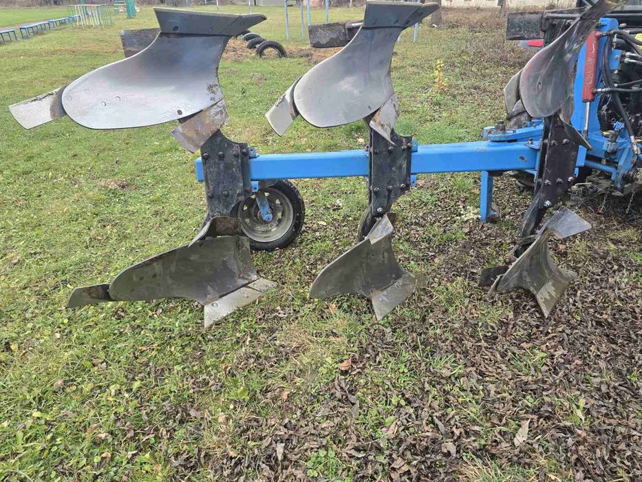 Продам оборотний плуг