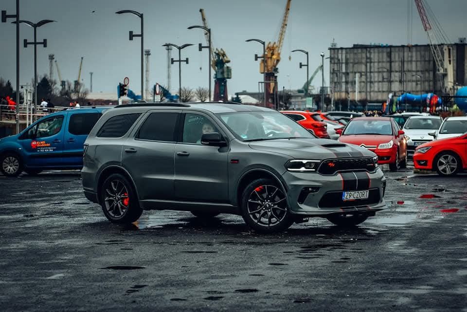 Wynajem auta na ślub lub na sesję Dodge Durango 5,7 V8