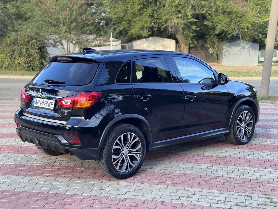 Продам Mitsubishi Outlander Sport 2017 года АКПП 4х4 в отличном состоя