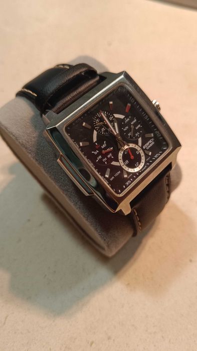 Relógio Casio EF-324