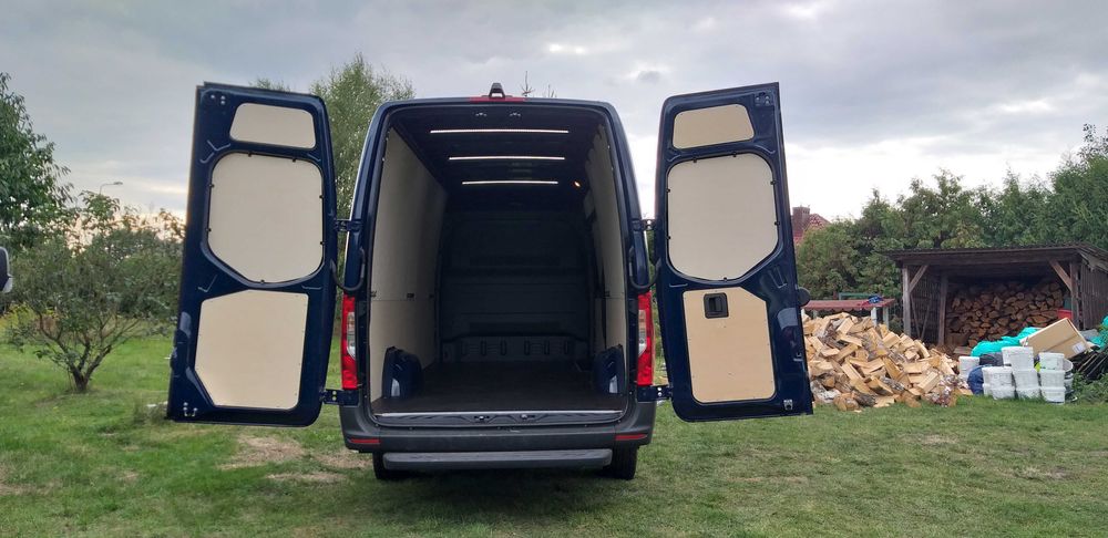 Zabudowa busa Mercedes Sprinter L3H2 paka w sklejce