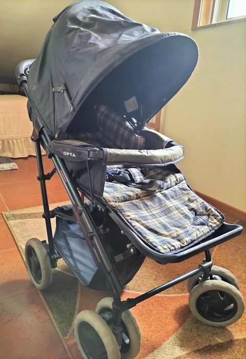 Carrinho de bebé da marca Bébécar