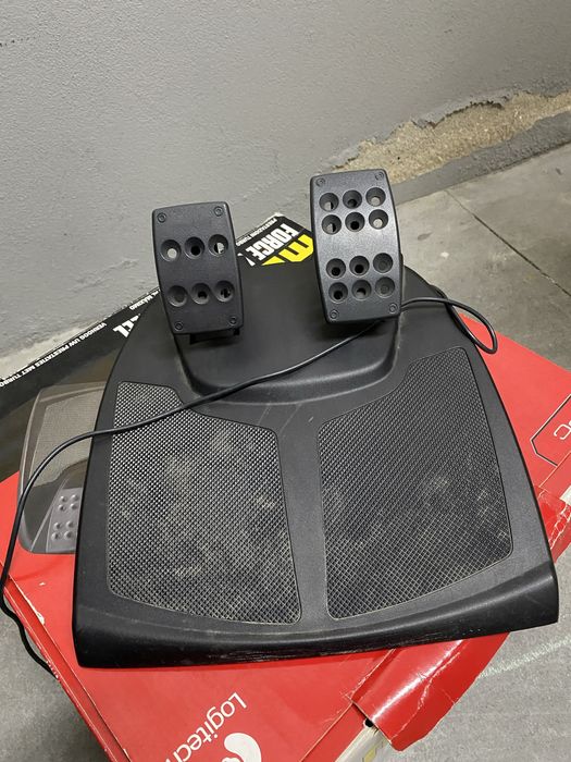 Momo racing force feedback wheel