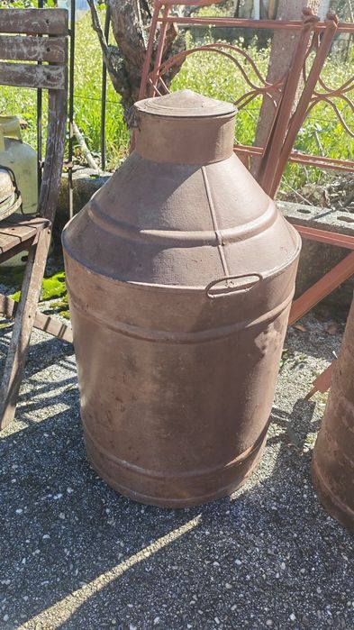 Lata grande de azeite